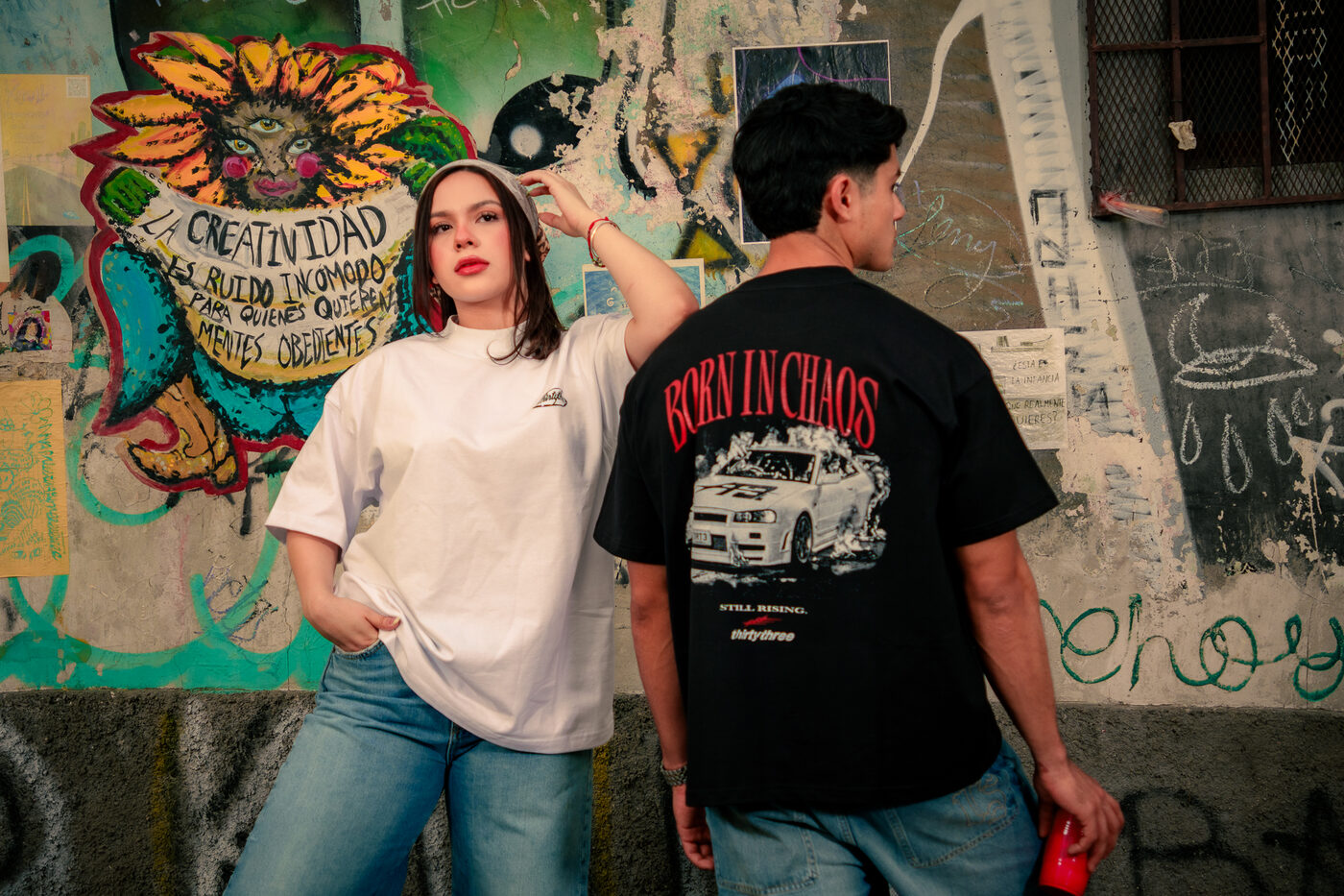 Modelos usando las piezas Still Rising y Never Static del Drop 01